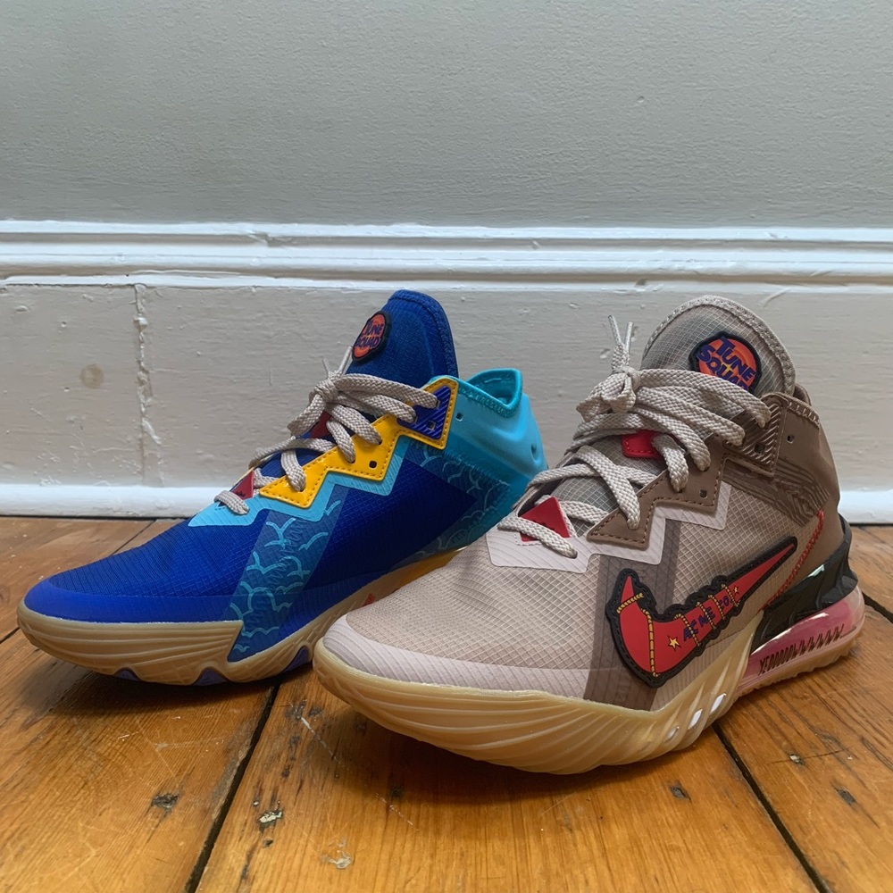 Mens Nike Lebron 18 Low - Wile E. vs Roadrunner Space Jam